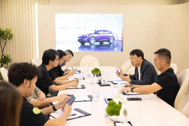 九游體育胡成太：阿維塔昆侖增程體驗(yàn)接近純電、毫無里程焦慮